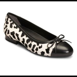 Leopard Aerosole flats. Size 8, wide width.